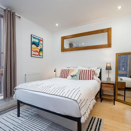 D8 - Canal View Apartment Лондон Екстер'єр фото