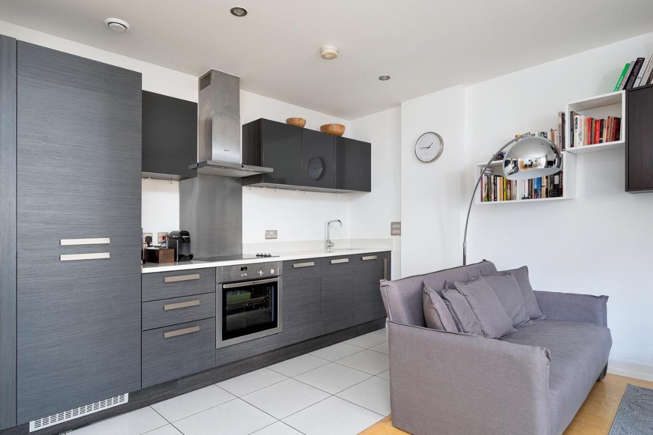 D8 - Canal View Apartment Лондон Екстер'єр фото