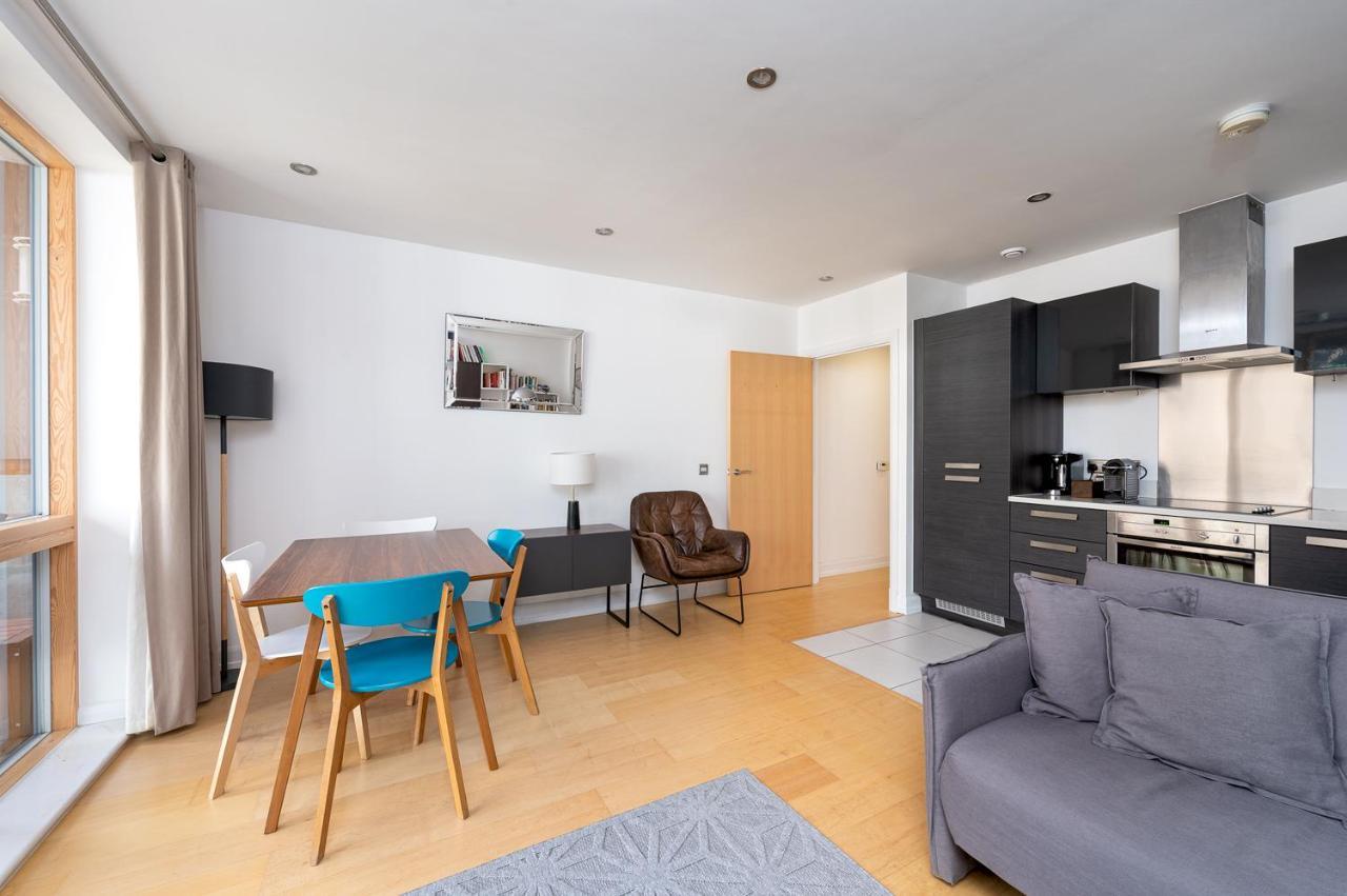 D8 - Canal View Apartment Лондон Екстер'єр фото